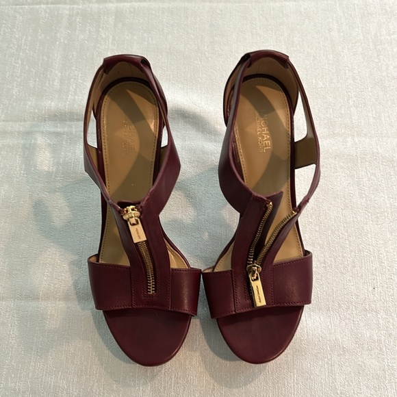 Michael Kors Women’s Leather Heels Wine Red Color Size 7.5 Like new condition - Picture 10 of 15
